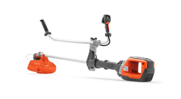 Husqvarna 535iRXT accu-bosmaaier met U-handgreep, PowerBoost, savE™-modus en draagharnas voor professioneel groenbeheer.