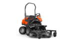 Professionele Husqvarna P 520DX zitmaaier met frontmaaidek, geschikt voor intensief maaien in parken en bedrijfsterreinen.