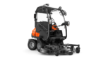 Husqvarna P 525DX frontzitmaaier met cabine, zonder maaidek. Voorzien van dieselmotor, AWD en comfortopties voor professioneel terreinbeheer.
