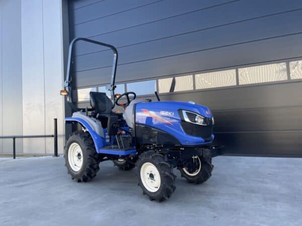 Iseki TM 4230 occasion met 24 pk motor, 4WD, 9+9 versnellingen en PTO 540/2000.