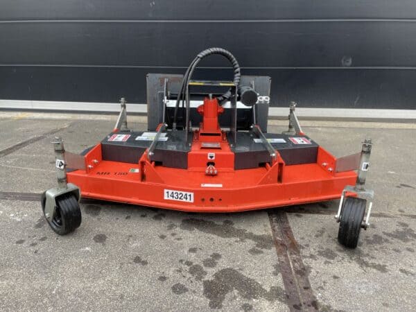 Muratori hydraulisch aangedreven cirkelmaaier met 3 messen, achteruitworp en bodemvolgende basisplaat.